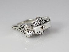 Handmade Celtic trinity knot disc spinner ring