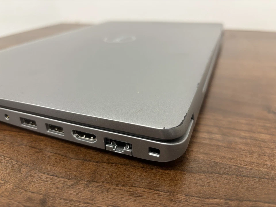 Dell Latitude 5540 15.6" FHD i7-1365U 16GB RAM & 256GB SSD 10-Cores, No Charger - Image 4 of 4