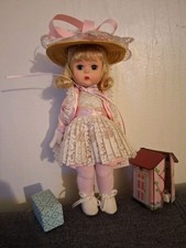 Madame Alexander "Collecting Dolls" 8" Doll 2001 Style  30940