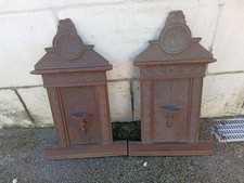 ANTICA COPPIA DI ALZATINE PER COMODINO IN LEGNO INTERAMENTE INTAGLIATI A MANO.