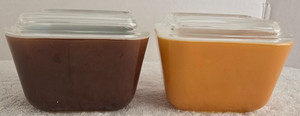 VINTAGE 501C ORCHARD REFRIGERATOR DISH BROWN BEIGH PYREX 10 OZ. GLASS LIDS SET 2