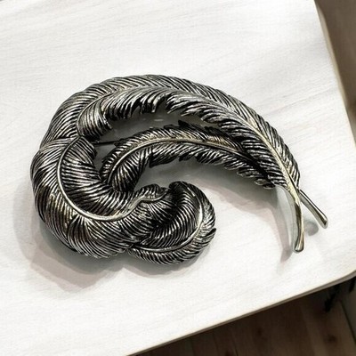 Vintage Metal Silver Tone Brooch 2 Feathers Intertwined