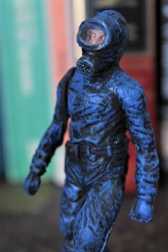 Eternauta Hand-painted miniature sculpture 4" from comic historieta Oesterheld - Picture 6 of 24