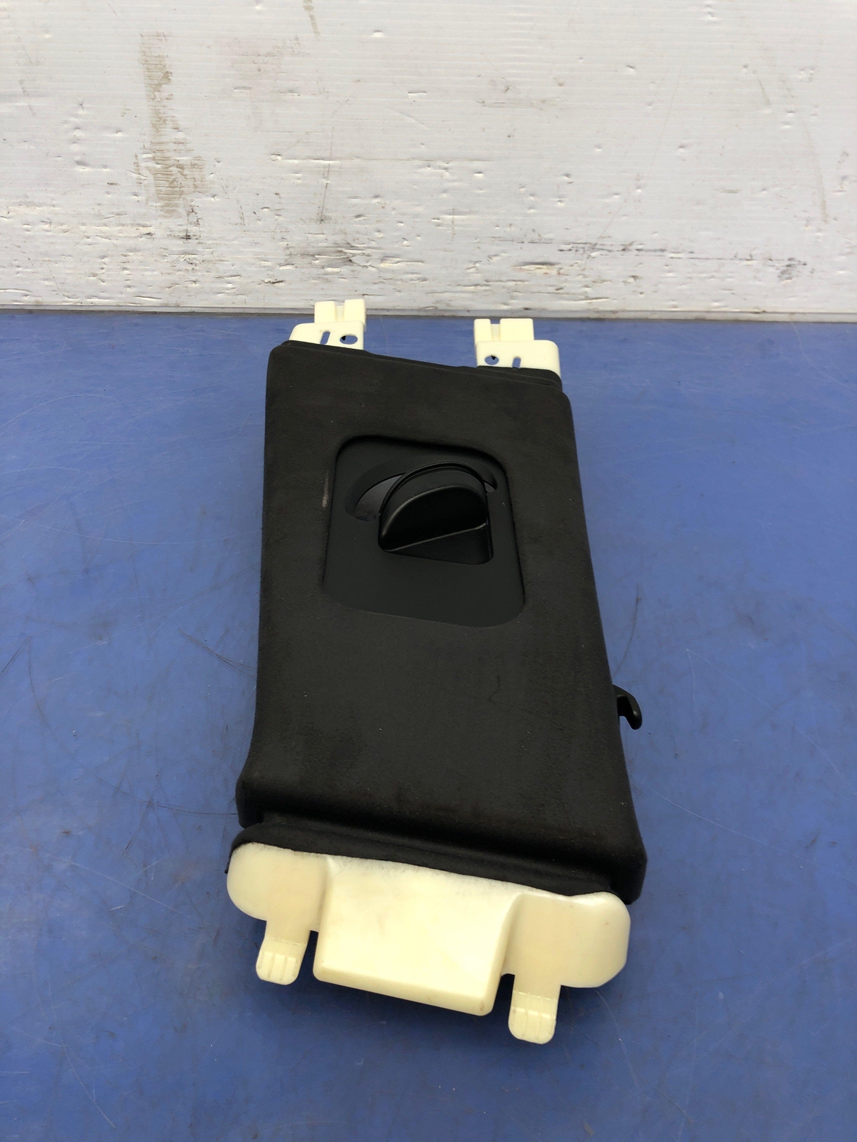 2017-2020 MASERATI LEVANTE M161 B PILLAR COVER PANEL SET (2) 6700621970