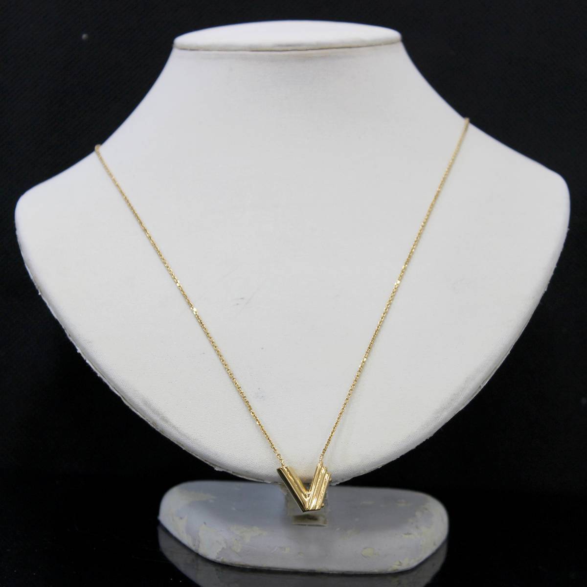 Louis Vuitton/Louis Vuitton Lv Me V Necklace Gold M61077