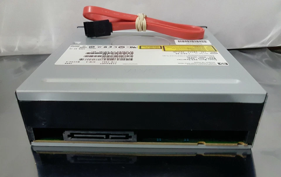 HP GSA-H60L 410125-5M0 DVD±RW Dual Layer DVD Writer Internal SATA Optical Drive - Image 2 of 3