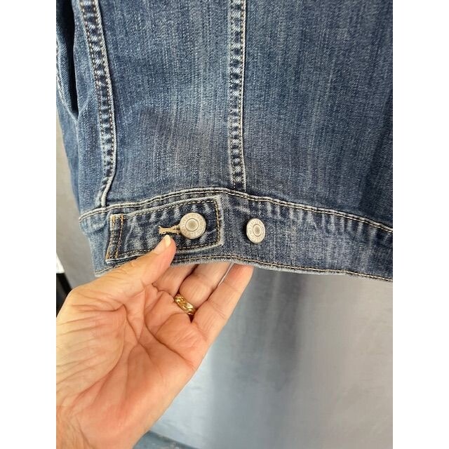 Levi Strauss & Co. Women's Denim Jacket Size S - Classic Style Lightweight thumbnail 13