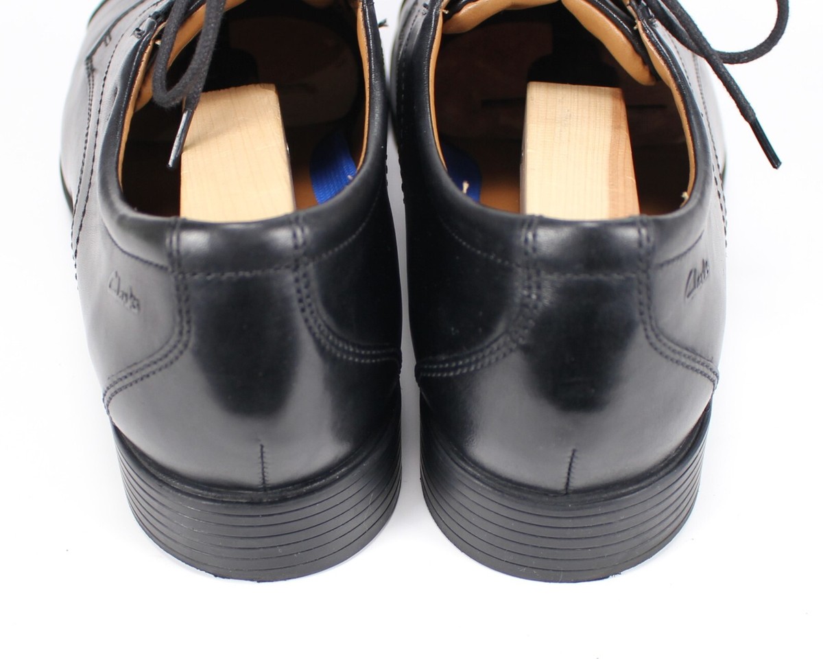 Clarks Collection Black Leather Cap Toe Extreme Comfort Oxfords Size 10M Amazon.com | Clarks Men main image 4