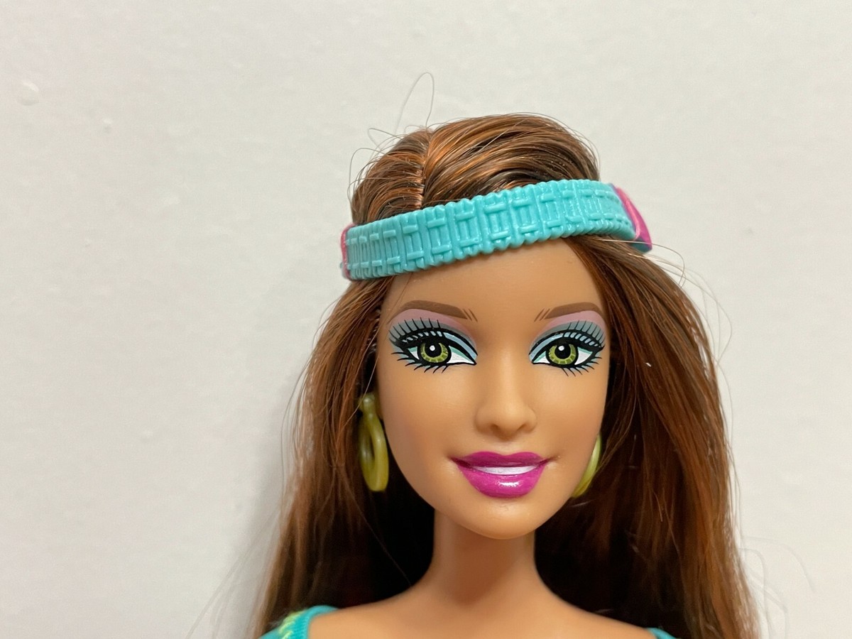 スポーツ Barbie SpecialEdition Barbie Fashionistas Swappin' Styles Teresa Sporty Doll