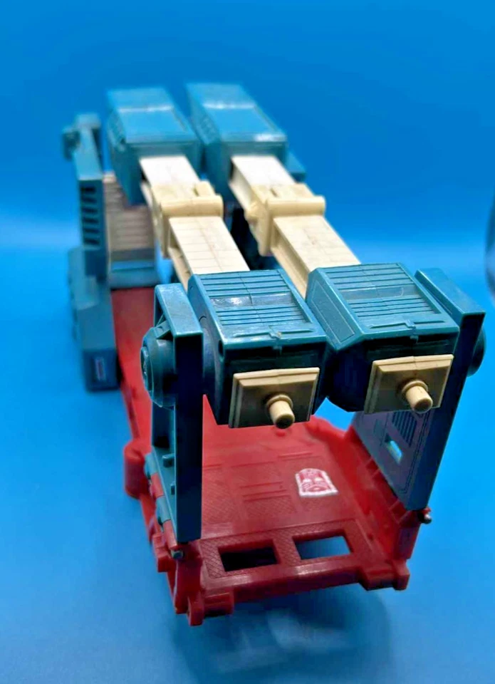 Ultra Magnus Transformers Action Figure 1984 Hasbro Vintage Trailer Part - Image 2 of 3