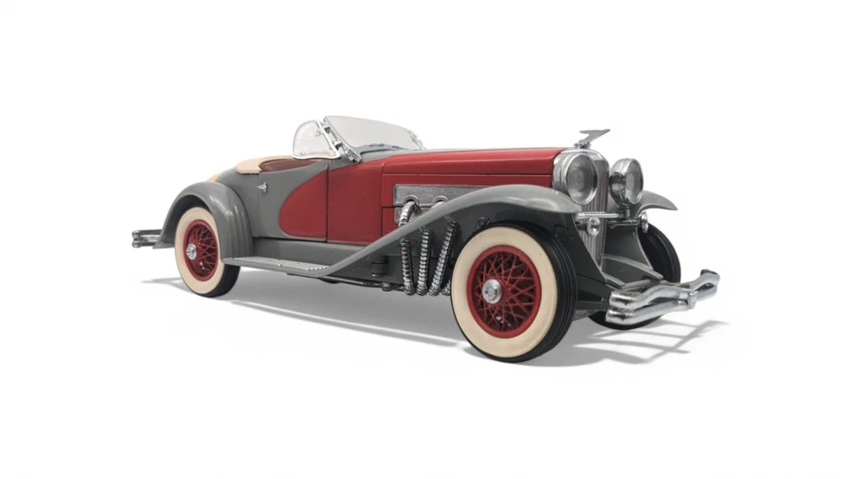 Vntg 1935 Duesenberg SSJ Speedster V-8 Gray/Red 1/24 Diecast Car by Danbury Mint - Image 3 of 4