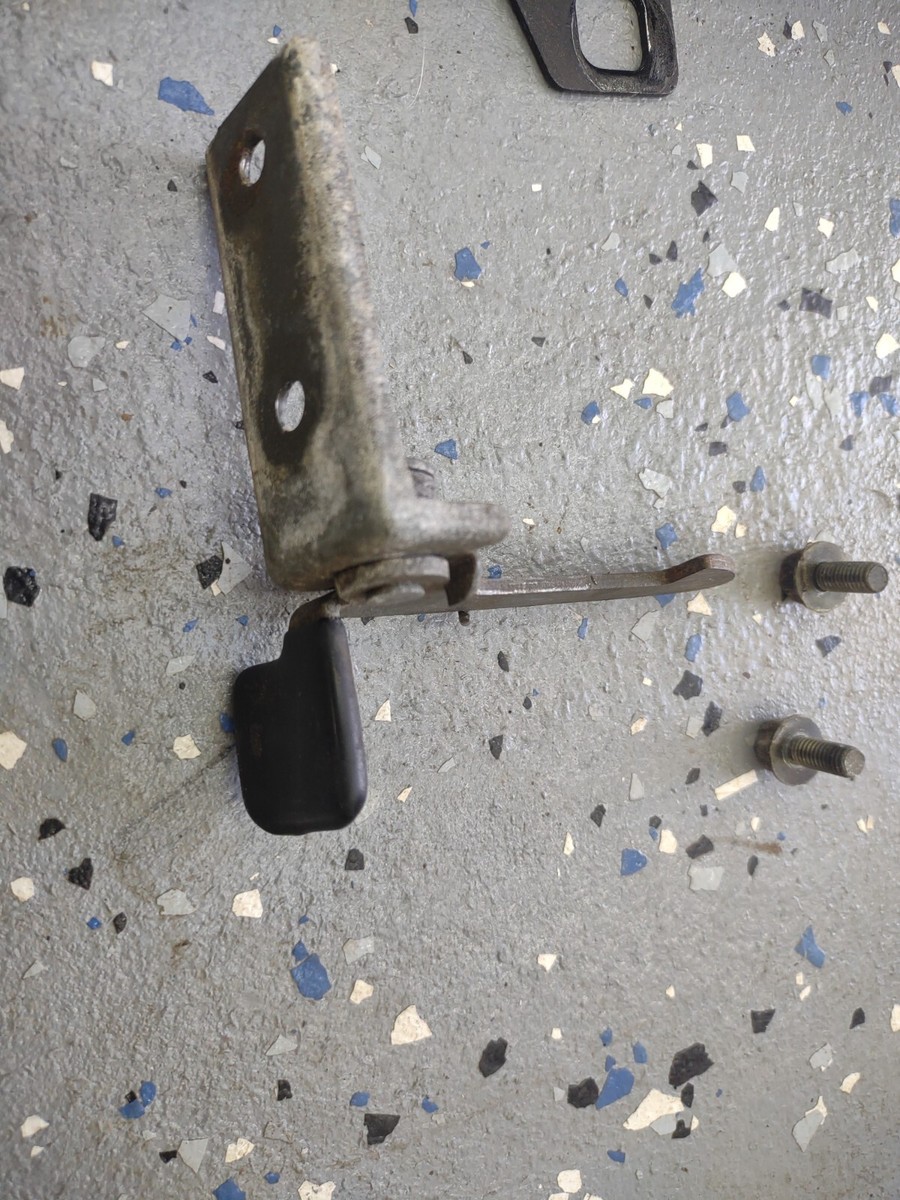 sh00です❤️ 87-89 Nissan 300zx Z31 VG30 OEM Hood Latch & Release (84-86?) | eBay