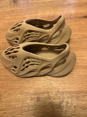 Yeezy Foam RNNR Ochre