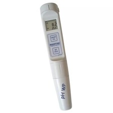 Milwaukee pH55 Waterproof pH Tester with Automatic Calibration 810666001552