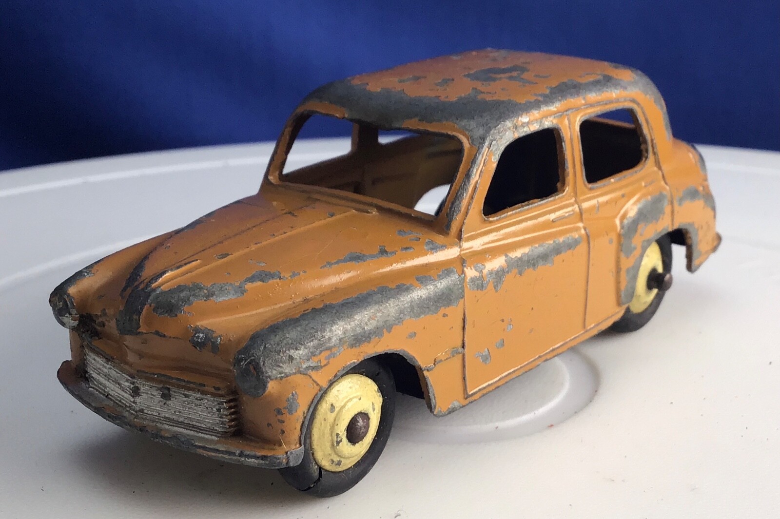 Dinky 40f, Hillman Minx - Free Price Guide & Review