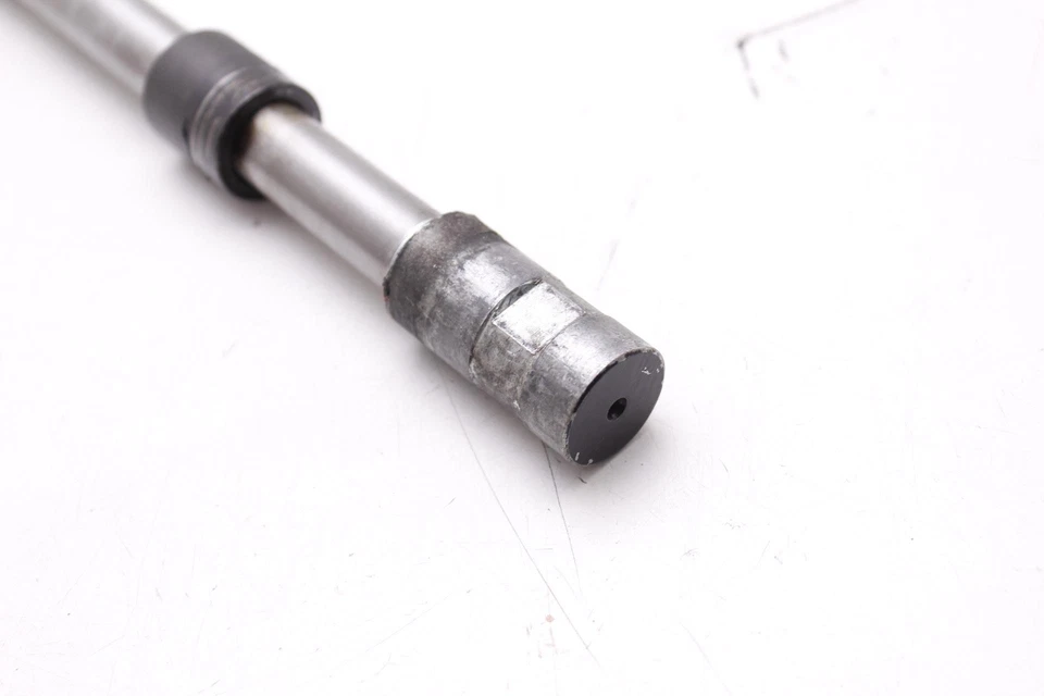 84 HONDA NIGHTHAWK 700S OEM LLANTA DELANTERA EJE PIVOTE PERNO R3.BX18 Foto 4 de 4