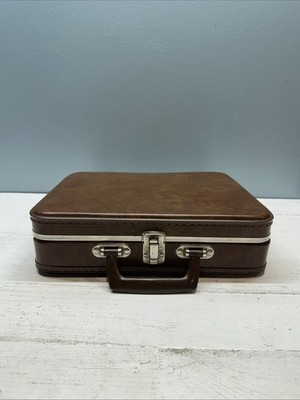 Valise de 8 Boules de pétanque OBUT + 2 cochonnets - 72 mm - Différents poids
