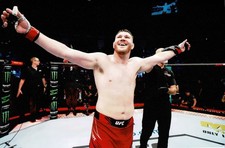 Mick Parkin Heavyweight UFC MMA Fighter Signed 12x8 Celebration Photo + COA