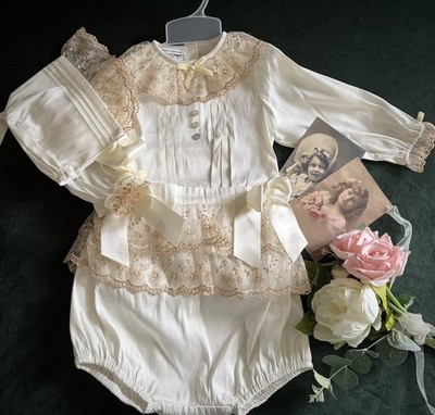 BEATRICE & GEORGE Strampler Set 3tlg bestickt gold Spitze Anlasskleidung 12/18m Baby