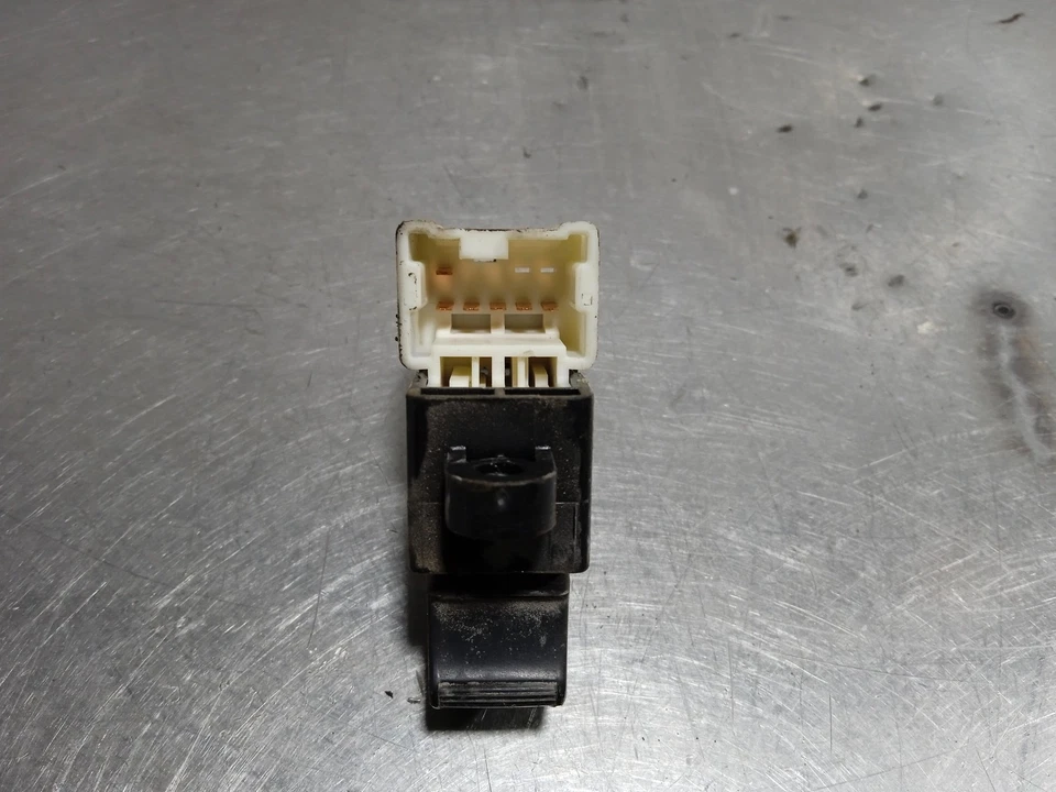 COMANDO ALZACRISTALLI POSTERIORI DESTRO / 6 PINES / 1064900 PER NISSAN PATROL GR - Immagine 2 di 4