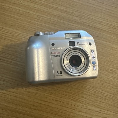 Olympus CAMEDIA C-5000 5.0MP Camera PLEASE READ for parts or Repair