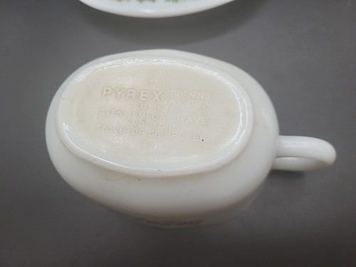 Pyrex Spring Blossom Crazy Daisy Gravy Boat Corning Green Milk Glass 2 pc Set - Picture 5 of 9