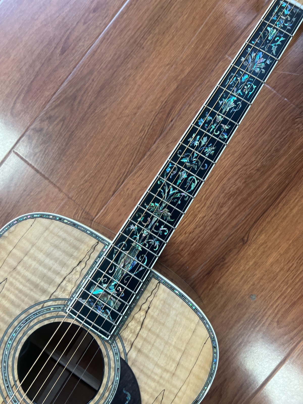 Spedizione veloce 41 pollici chitarra acustica impiallacciatura acero spaccato ornato abalone intarsio foto 5