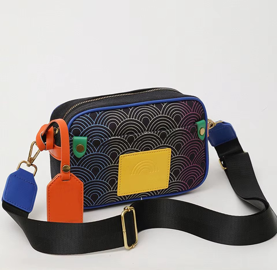 Women's K-G Camera Style Gradient Stitching Fashion Chain Shoulder Crossbody Bag