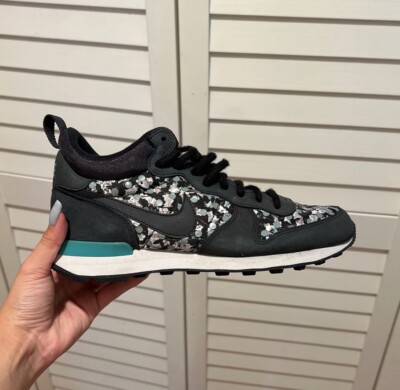 Nike Womens Internationalist Mid Liberty Size Navy Blue