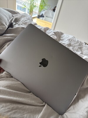 Apple MacBook Air 13.3'' Intel Core i3 1.10 GHz 8GB 128GB SSD (2020) MWTJ2LL/A