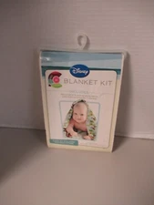 DISNEY WINNIE THE POOH   Creative Cuts Blanket Kit & Fabric SZ  34" x 42" NIP