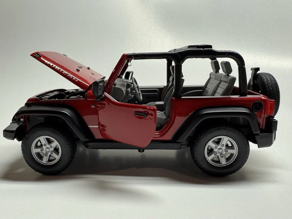 Red 1/24 2007 Jeep Wrangler Rubicon Soft Top Die-cast Car By Welly - Image 3 of 4
