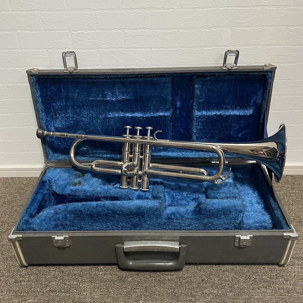 YAMAHA YTR-135 YTR135 Trumpet Silver Color with Hard Case
