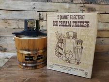 VTG Sterling Richmond Cedar Works 5 Quart Electric Ice Cream Freezer Maker w/BOX