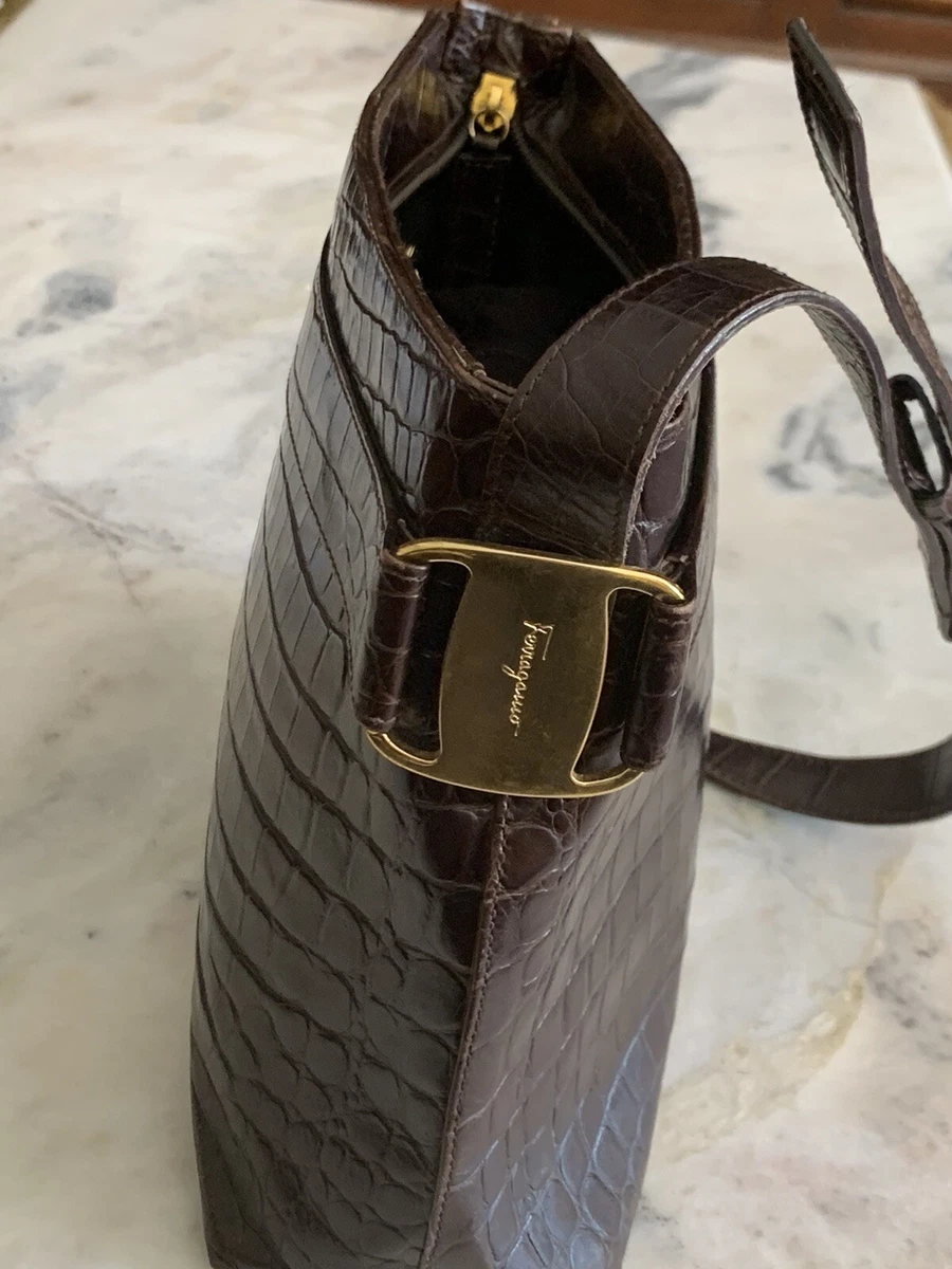 Salvatore ferragamo hotsell leather shoulder bag