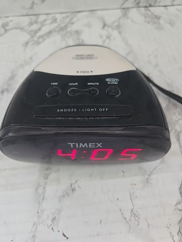 Timex Dual Alarm Clock T118B - Picture 3 of 7