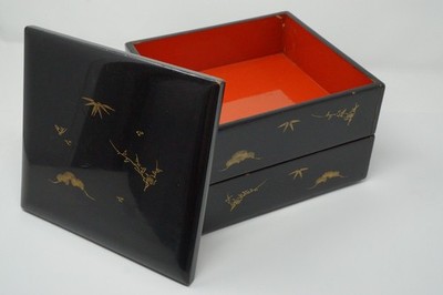 Japanische Servier-Box aus Holz für Neujahresgerichte Taisho Era Original...