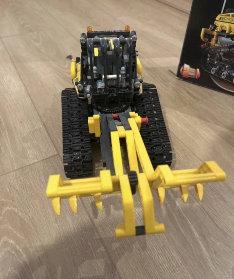 LEGO Technic 42094 Tracked Loader, photo 2 sur 5