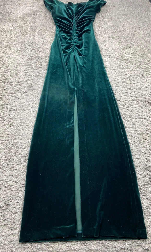 Vestido Xscape Feminino 4 Veludo Esmeralda Fora do Ombro Maxi Vestido de Noite Caprichoso - Imagem 2 de 4