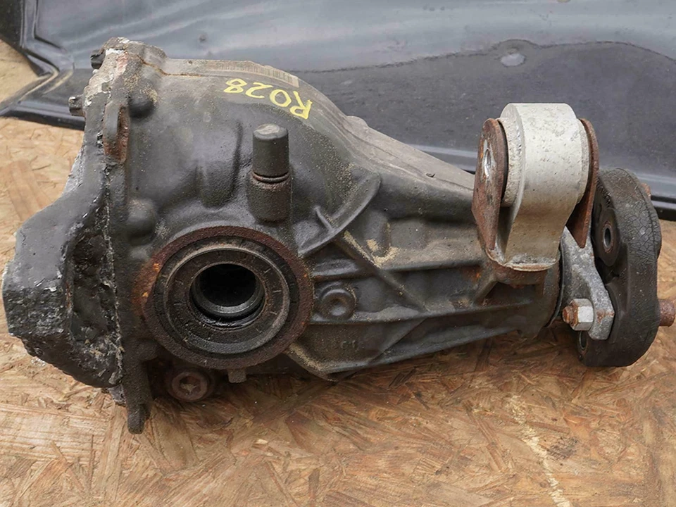 2008 - 2011 Mercedes Benz C Class W204 C300 4Matic Differential Carrier Rear Oem Foto 2 de 4