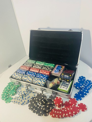 Cardinal Poker Set in Aluminum Case, Casino chip Kit with 400 Chips+4 Card Games - Picture 7 of 20