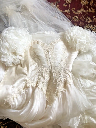 Braut leuchtende Brautkleider Kathedrale mit langer Plissee Sweep Schleppe Satin - Bild 23 von 23