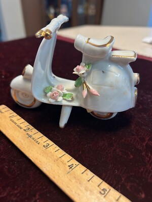 VINTAGE Porcelain VESPA CAPODIMONTE  scooter with gold paint effects ITALY EXC