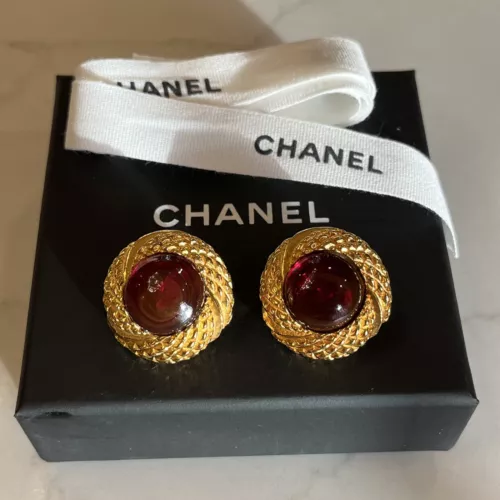 Vintage Chanel Red Gripoix Cabochon Gold Plated Clip On Earrings  Made In France
