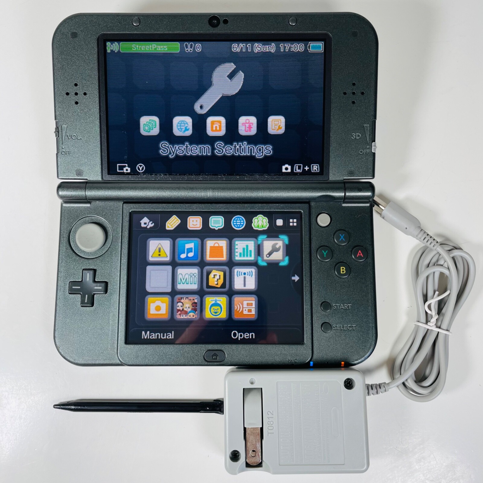 New Nintendo 3DS XL LL Metallic Black Console w/ Accessories – USA
