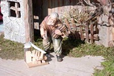 Krippenzubehör -Hackstock mit Axt u. Brennholz - Naturholz- unbehandelt!!