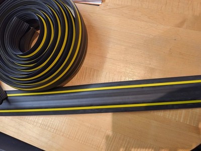 kabelbrücke 740 CM Breite 9CM.  Black/Yellow  FLOOR CABLE COVER