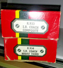 Hornby R933 & 934 SR Coach Composite
