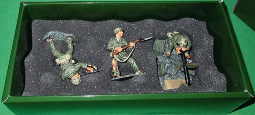 King & Country 1:30 WW2 USMC Iwo Jima Marines "The Defenders" IWJ018 in Box - Bild 4 von 9