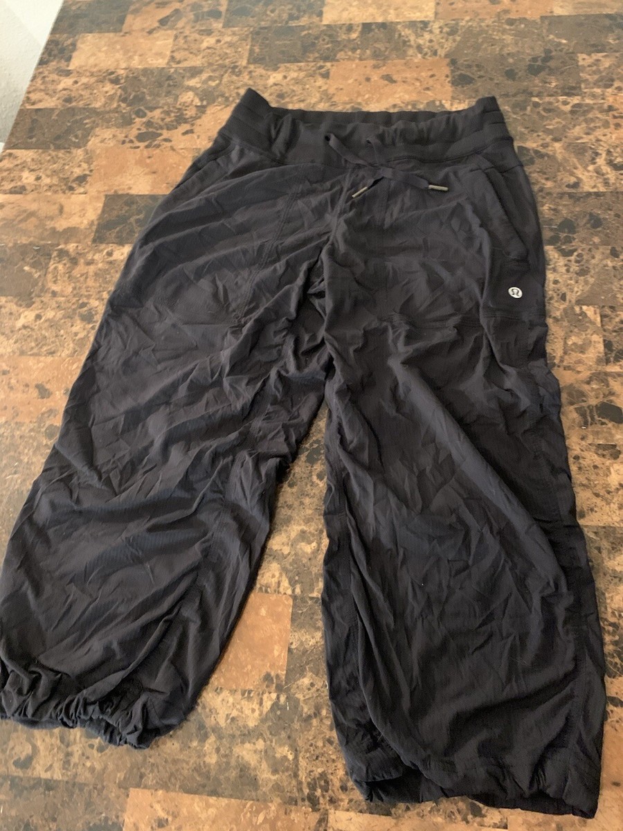Lululemon カーゴパンツ Lサイズ 黒 4.5/5評価 Women's Lululemon Black Cargo Lightweight Cropped Pants